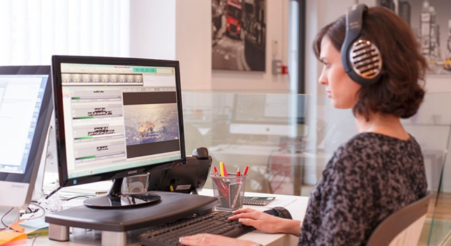 Greek subtitling for the deaf and hard of hearing